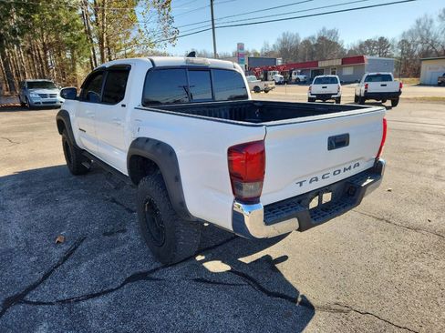 Used 2020 Toyota Tacoma SR5 w/ SR5 Appearance Package (SM) RWD image 6