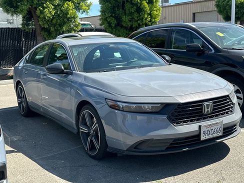 Used 2023 Honda Accord Sport image 2