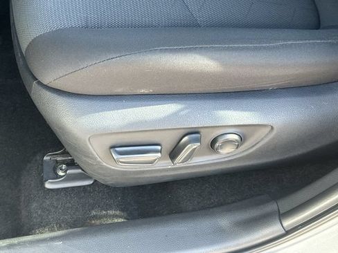Used 2025 Toyota RAV4 XLE FWD image 22