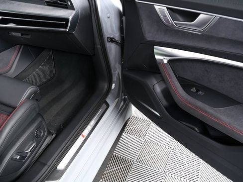 Used 2025 Audi RS 6 performance image 27