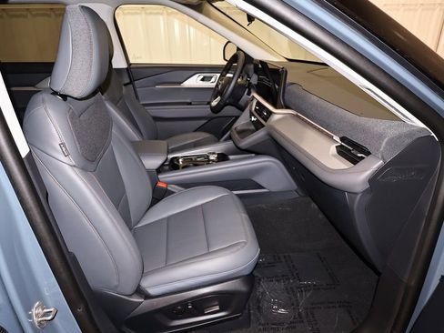 New 2026 Ford Explorer Active w/ Active Comfort Package AWD/4WD image 18