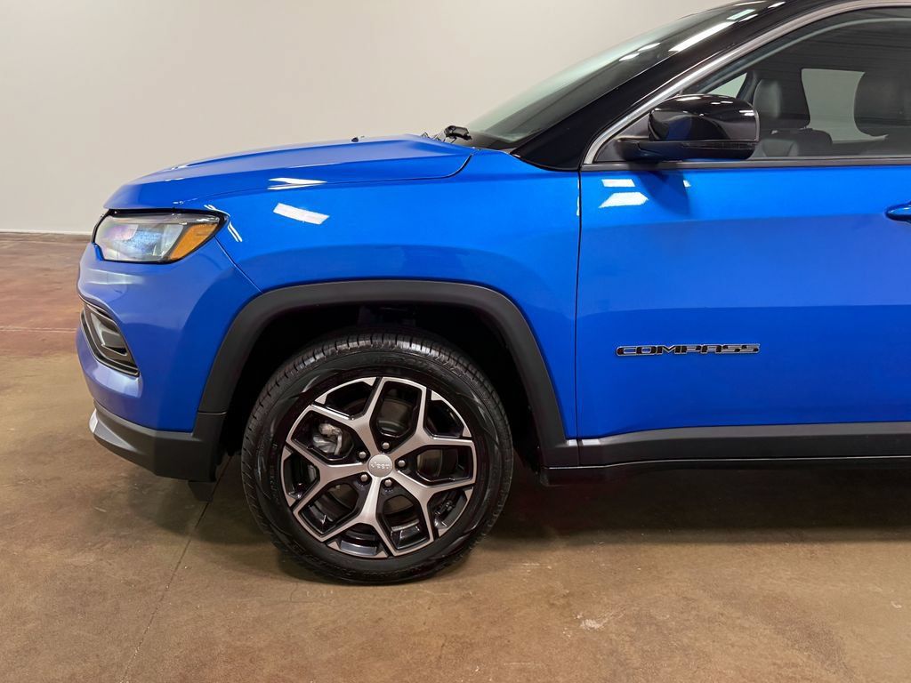 Used 2024 Jeep Compass Limited AWD/4WD image 38
