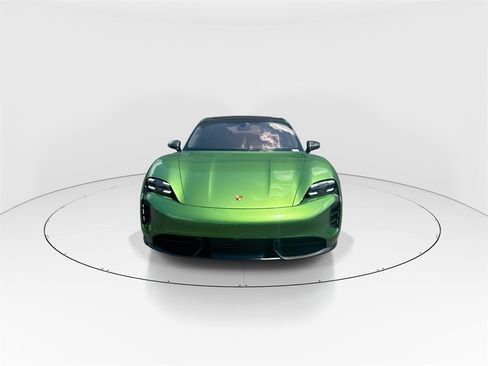 Used 2022 Porsche Taycan Turbo S image 3