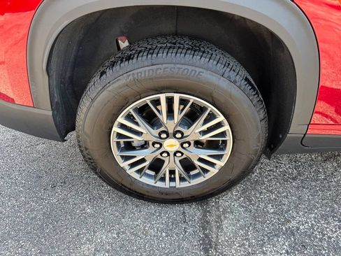 Used 2025 Chevrolet Traverse LT w/ LPO, Floor Liner Package AWD/4WD image 31