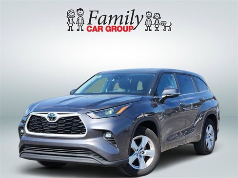Certified 2024 Toyota Highlander LE image 1