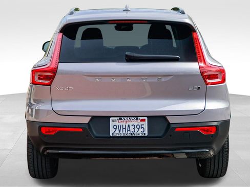 Certified 2026 Volvo XC40 B5 Core w/ Climate Package AWD/4WD image 7