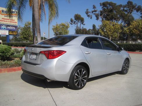 Used 2017 Toyota Corolla SE FWD image 9