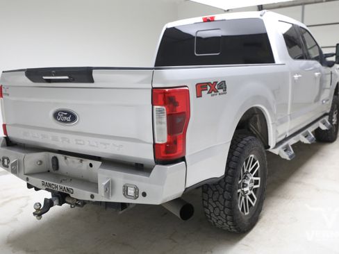 Used 2017 Ford F250 Lariat w/ Lariat Ultimate Package AWD/4WD image 4