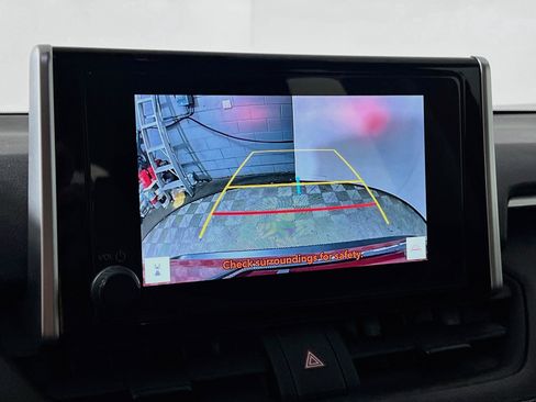 Used 2025 Toyota RAV4 XLE w/ Convenience Package FWD image 28