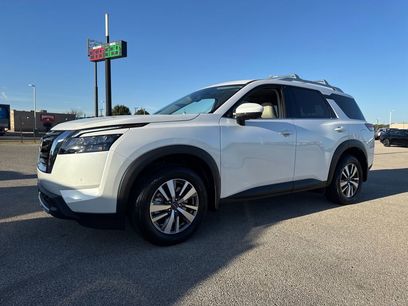 New 2025 Nissan Pathfinder SL