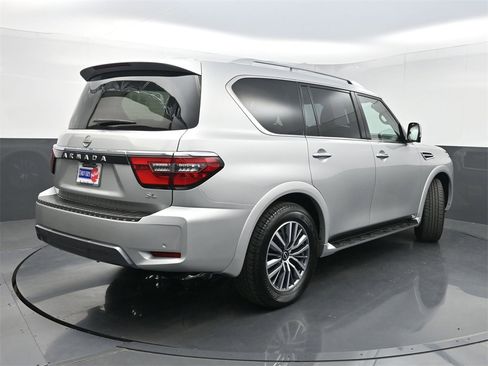 Used 2024 Nissan Armada SL w/ Captain's Chairs Package image 27