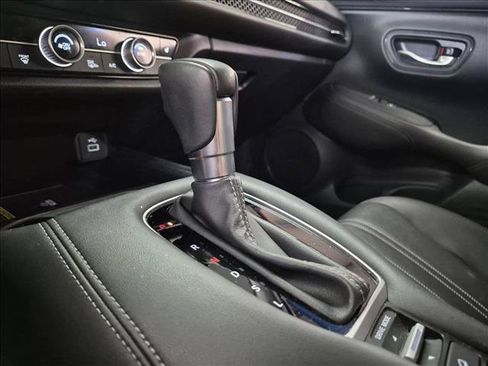 Used 2024 Honda HR-V EX-L image 11