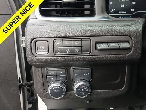 Used 2023 GMC Yukon Denali AWD/4WD image 32