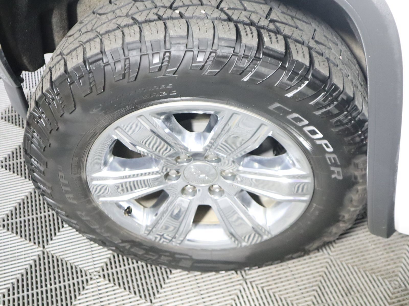 Used 2018 GMC Sierra 1500 SLT AWD/4WD image 22
