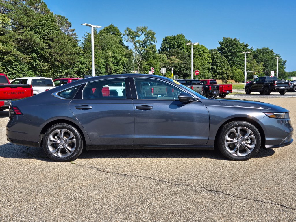 Used 2023 Honda Accord EX-L image 7