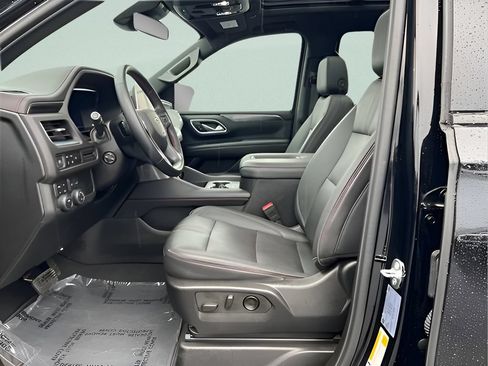 Used 2024 Chevrolet Suburban RST w/ Luxury Package AWD/4WD image 10