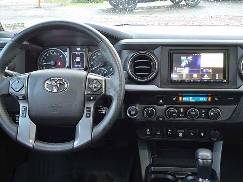 Used 2020 Toyota Tacoma TRD Off-Road image 22