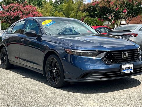 Used 2025 Honda Accord SE image 11