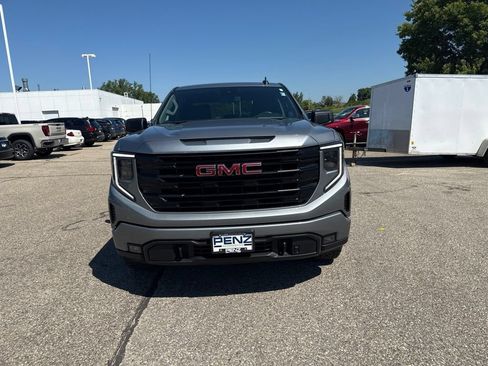 Used 2023 GMC Sierra 1500 Elevation AWD/4WD image 2