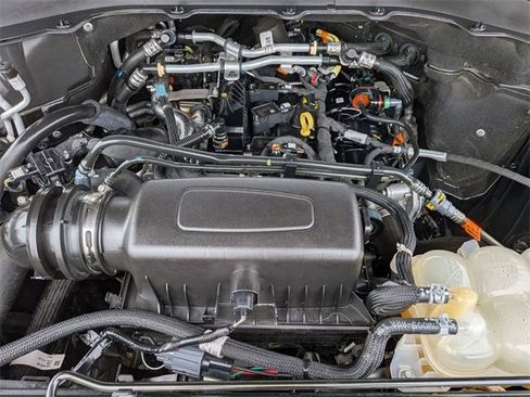 Used 2022 Ford Explorer XLT w/ Equipment Group 202A image 31