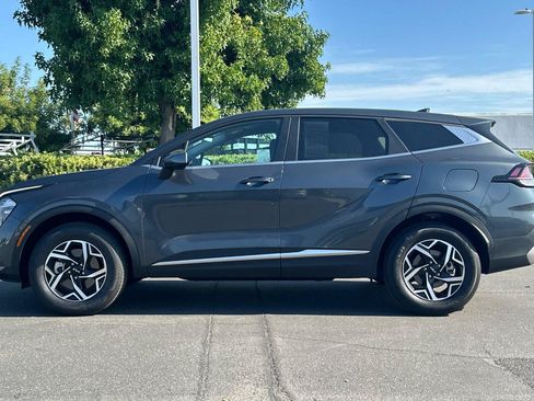 Used 2023 Kia Sportage LX AWD/4WD image 7