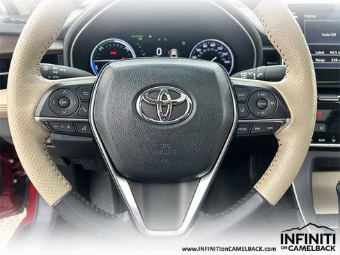 Used 2019 Toyota Avalon Limited image 24