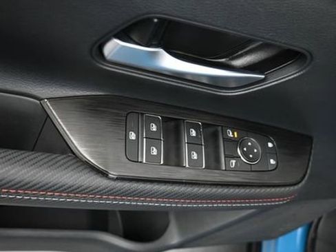 Used 2025 Nissan Kicks SR AWD/4WD image 11