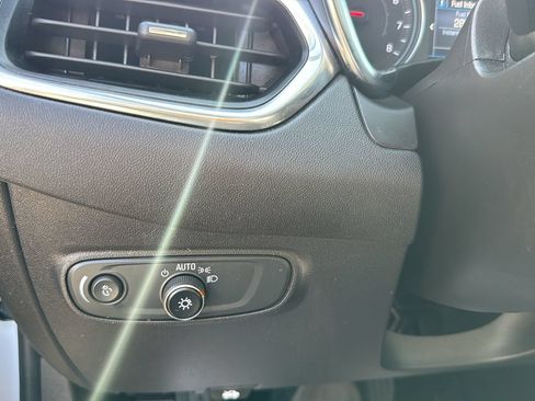 Used 2024 Chevrolet Equinox LS w/ LS Convenience Package FWD image 18