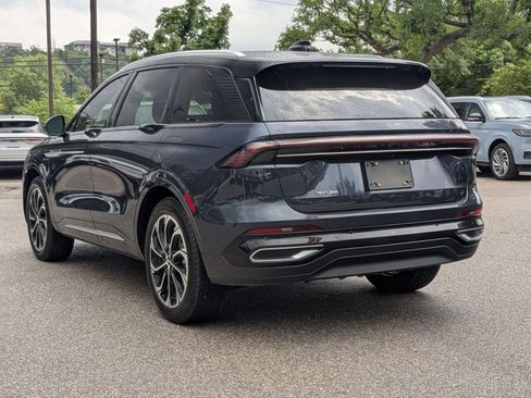 Used 2024 Lincoln Nautilus Reserve image 5