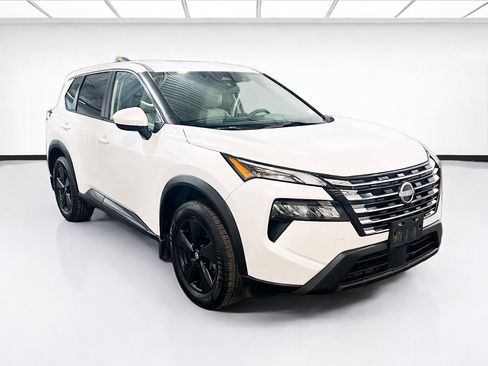 Used 2024 Nissan Rogue SV FWD image 3