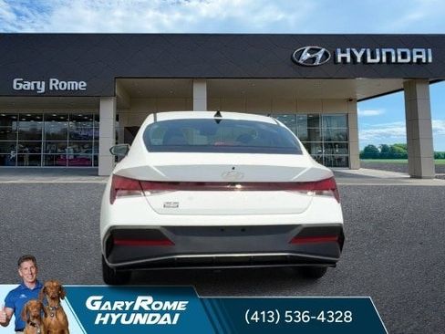 Certified 2025 Hyundai Elantra SE FWD image 7