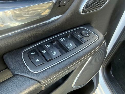 Used 2023 RAM 1500 Laramie AWD/4WD image 12