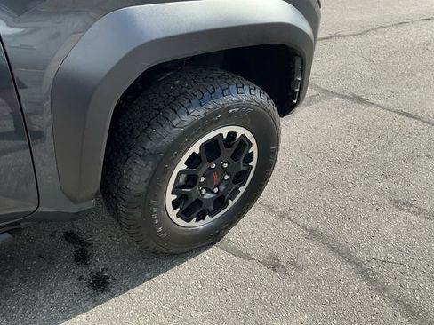 Used 2025 Toyota Tacoma 4x4 Double Cab image 18