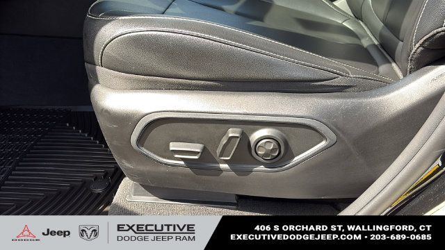 Used 2023 Jeep Grand Cherokee L Limited AWD/4WD image 10