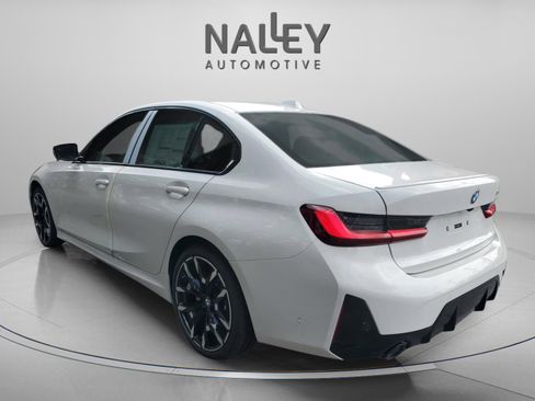Used 2025 BMW 330i Sedan w/ M Sport Package image 2