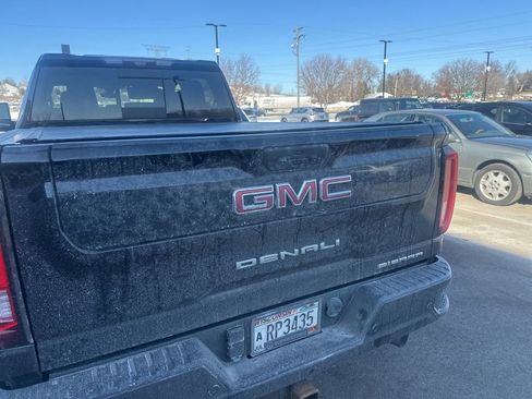 Used 2021 GMC Sierra 3500 Denali w/ Denali Ultimate Package image 11