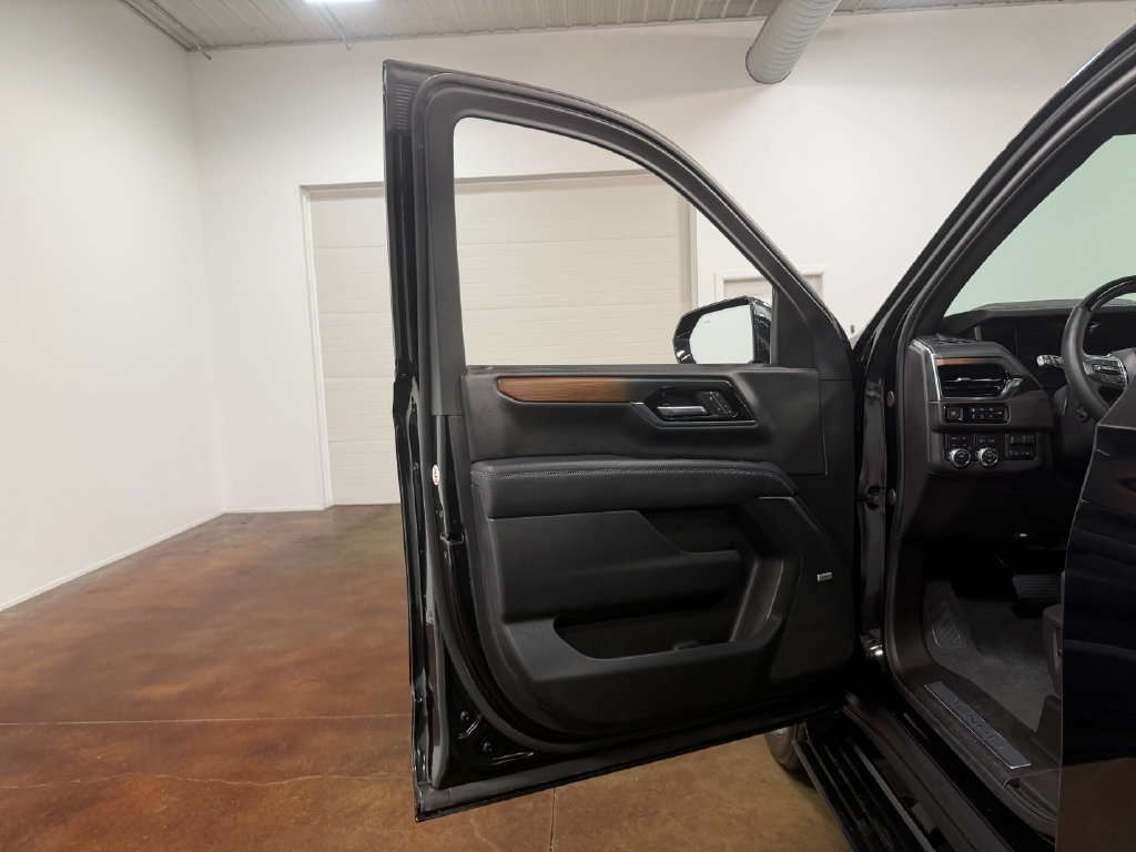 Used 2025 GMC Yukon Denali w/ Denali Reserve Package AWD/4WD image 56
