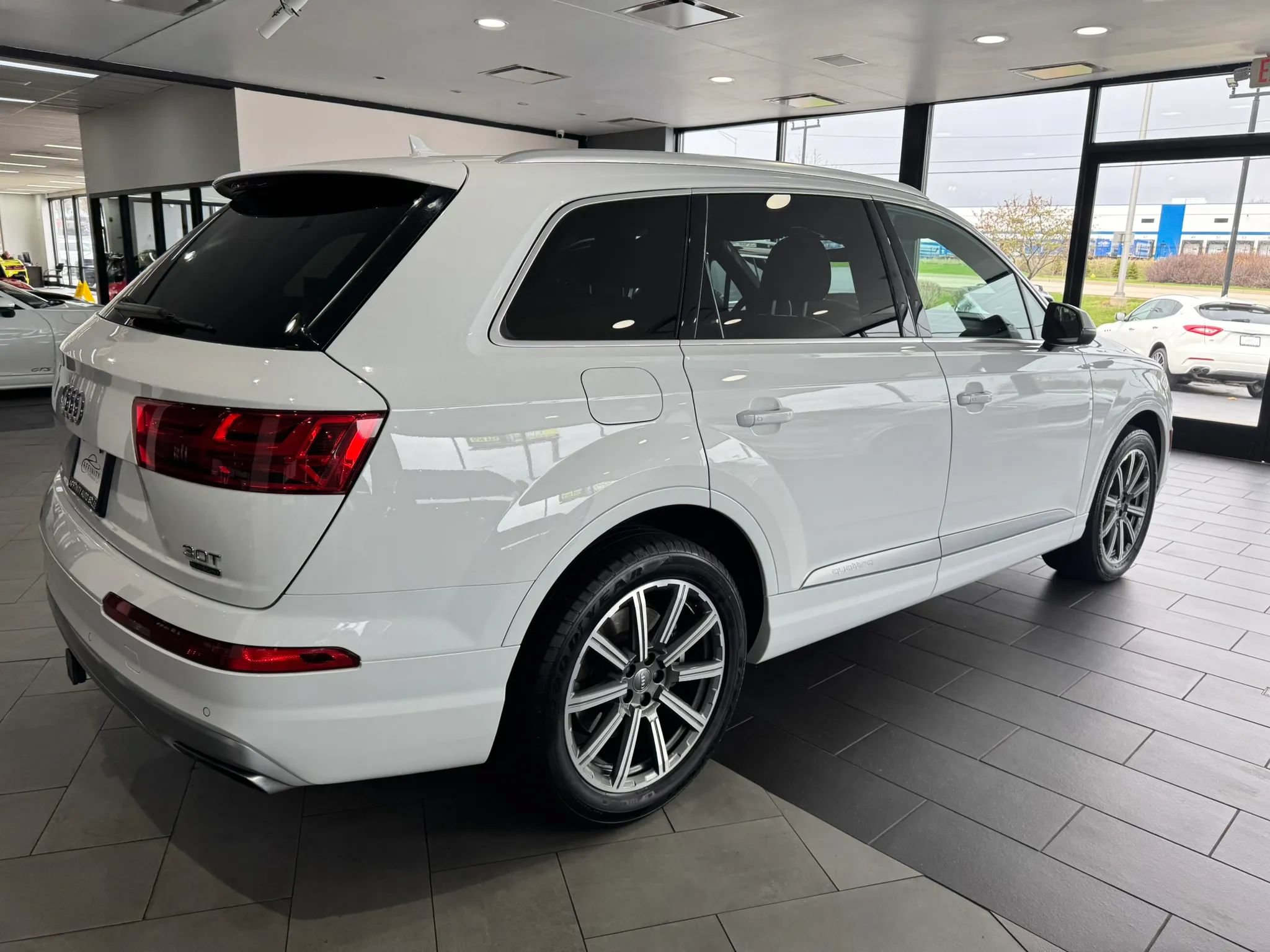 Used 2017 Audi Q7 3.0T Prestige AWD/4WD image 6
