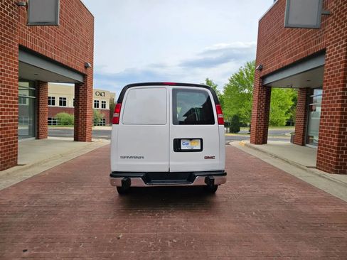 Used 2019 GMC Savana 2500 w/ Driver Convenience Package RWD image 5