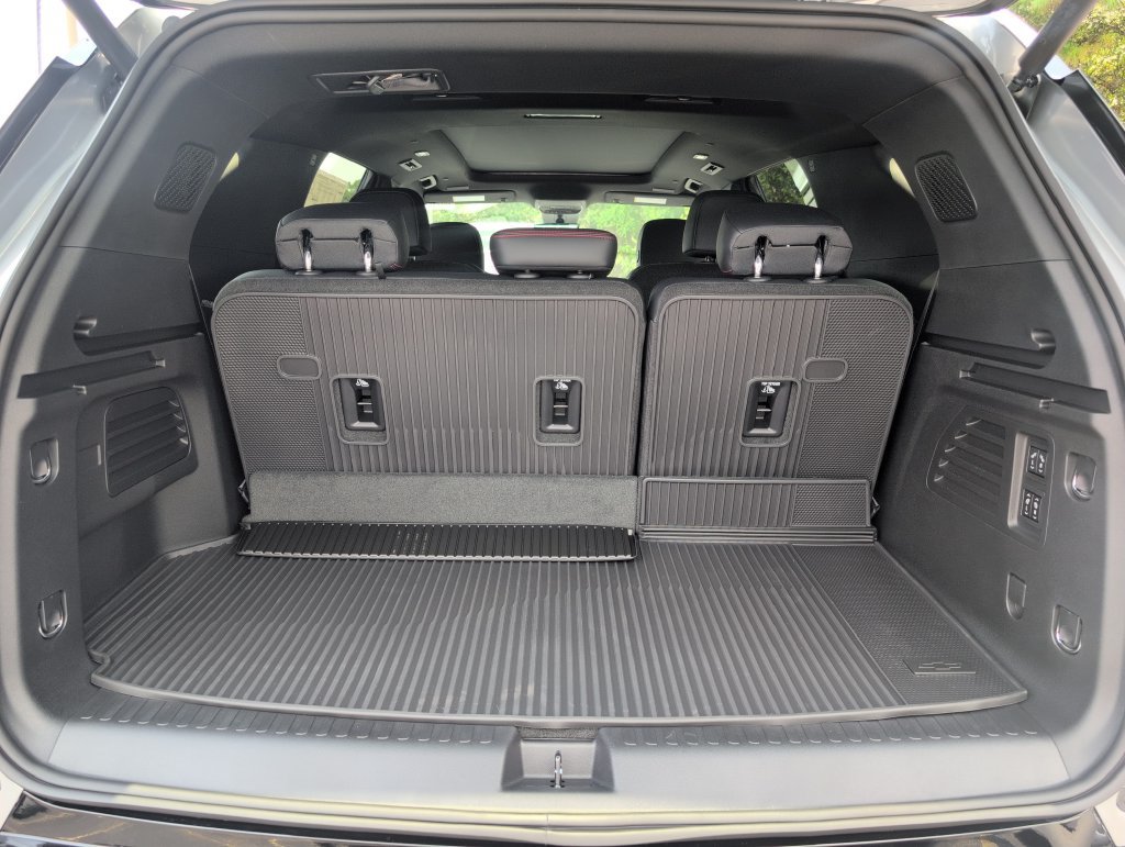 New 2026 Chevrolet Traverse RS w/ LPO, Floor Liner Package FWD image 5