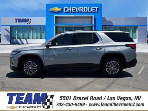 Certified 2023 Chevrolet Traverse LT FWD image 1