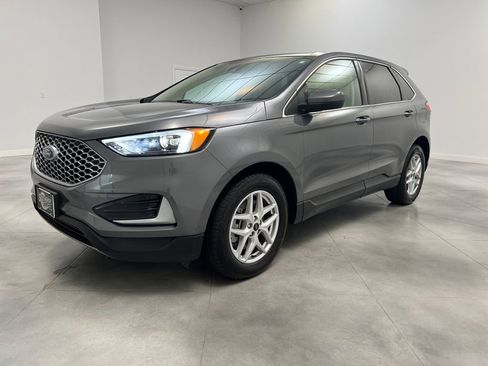 Used 2024 Ford Edge SEL image 3
