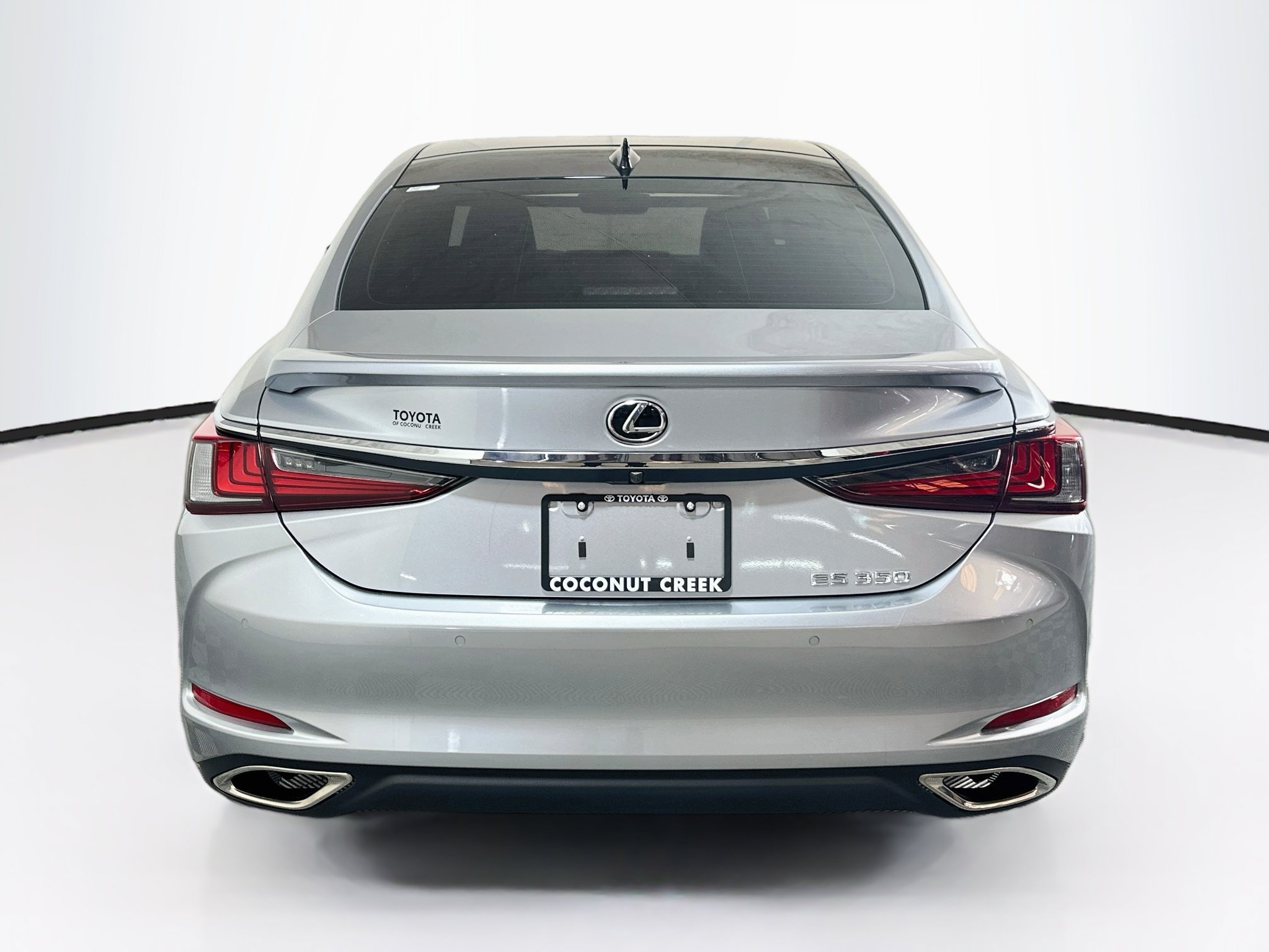 Used 2022 Lexus ES 350 Ultra Luxury w/ Accessory Package 2 FWD image 4