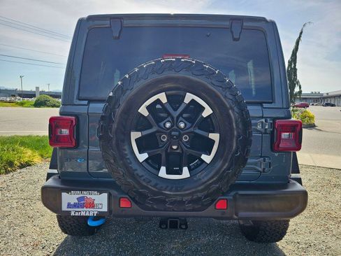 Used 2025 Jeep Wrangler Unlimited Rubicon 4xe w/ Safety Group AWD/4WD image 6