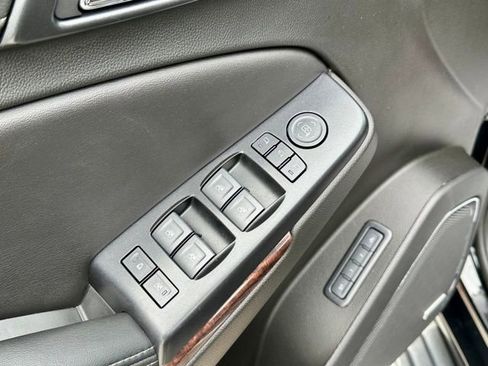 Used 2020 GMC Yukon SLT image 11