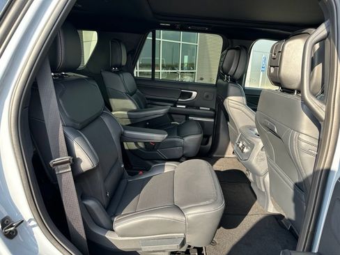 New 2027 Ford Expedition Platinum w/ Stealth Performance Package AWD/4WD image 40