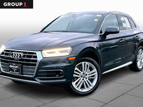Used 2018 Audi Q5 Prestige w/ Prestige Package image 1