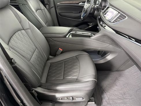 Certified 2023 Buick Enclave Avenir w/ Avenir Technology Package FWD image 11