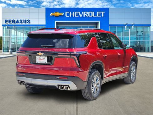 New 2026 Chevrolet Traverse LT FWD image 4