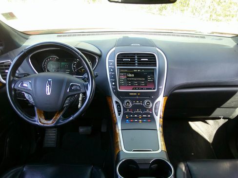 Used 2016 Lincoln MKX Reserve w/ Cargo Utility Package image 31